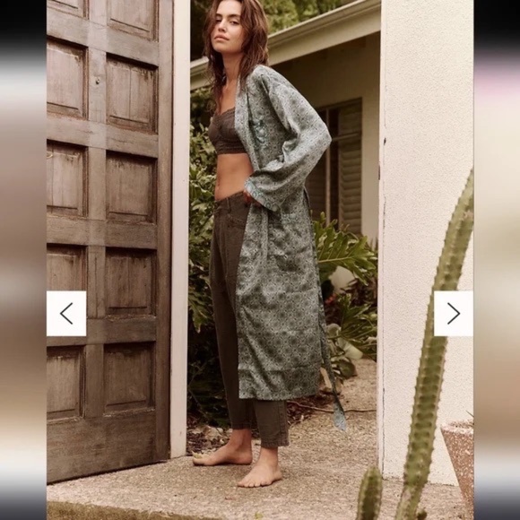 FREE PEOPLE Intimately Oasis House Robe in Stone Combo Size xs/S - Picture 2 of 5